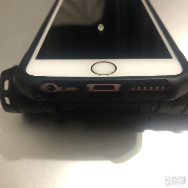 手机壳中的硬汉 — UAG探险者系列开箱_新浪众测