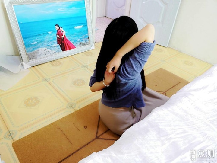 云麦软木瑜伽垫是如何建造家居瑜伽和锻炼的_新浪众测
