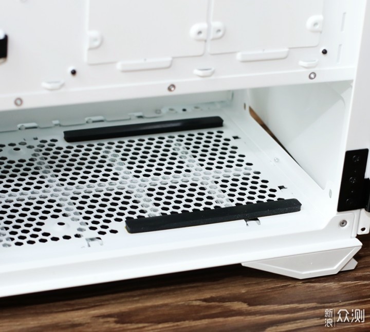 挑战新意不一样：Tt挑战者H6+GT650金牌电源_新浪众测