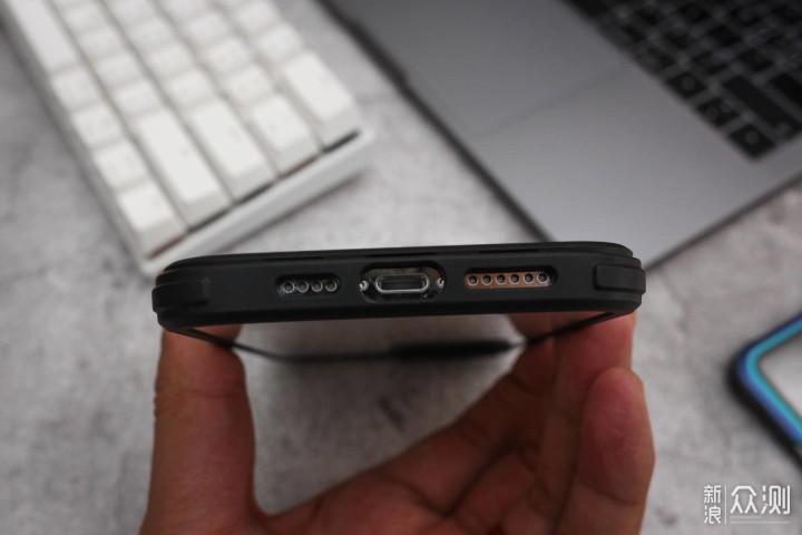 保护iPhone 12 Pro Max，哪款手机壳更防摔_新浪众测