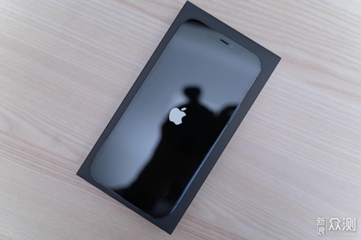 iPhone 12 Pro Max：当世最好的手机？No！_新浪众测