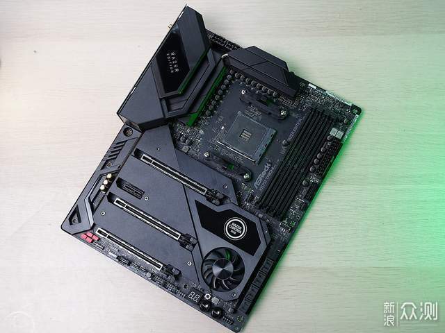 X570太极雷蛇版上新评测，B550太极耗子尾汁_新浪众测