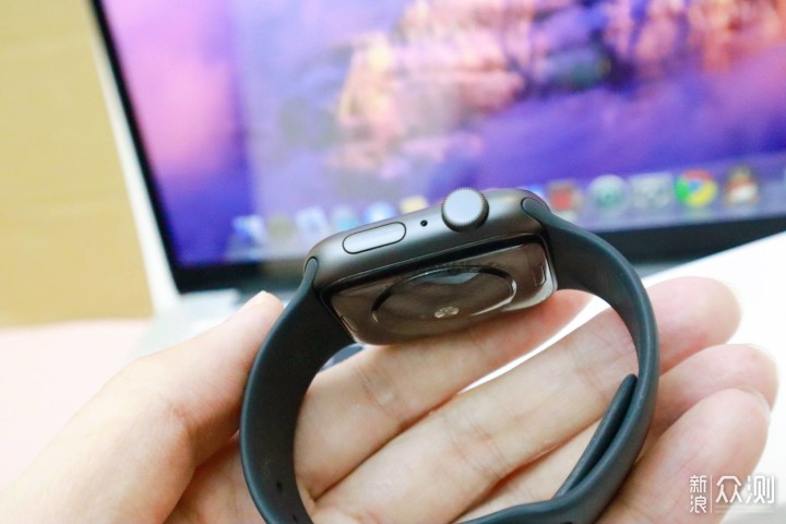 我的圣诞礼物：Apple Watch SE开箱_新浪众测