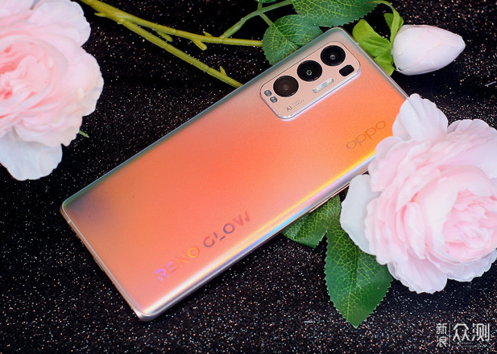 轻薄至上双曲面屏设计opporeno5pro手机