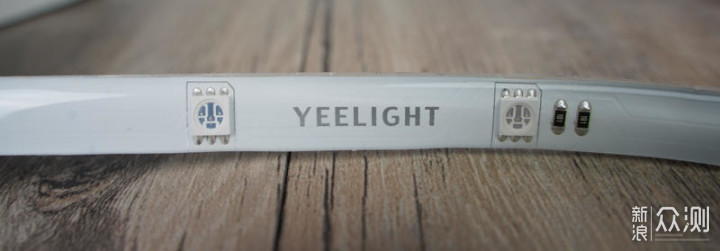 电脑桌面有光！Yeelight显示器挂灯PRO体验_新浪众测