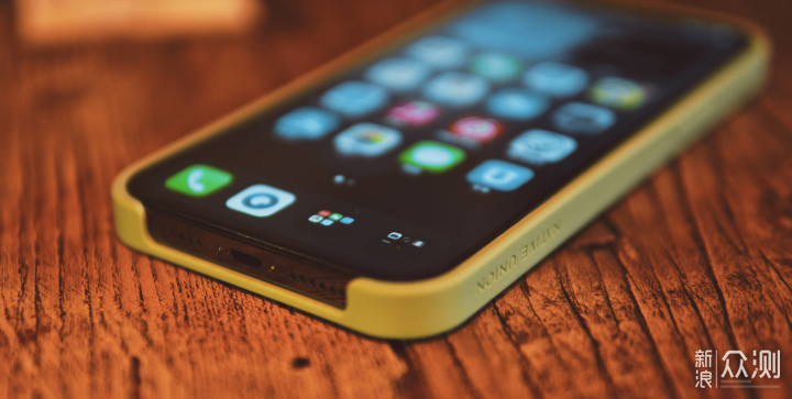5个品牌，6款iPhone 12 Pro Max手机壳横评_新浪众测