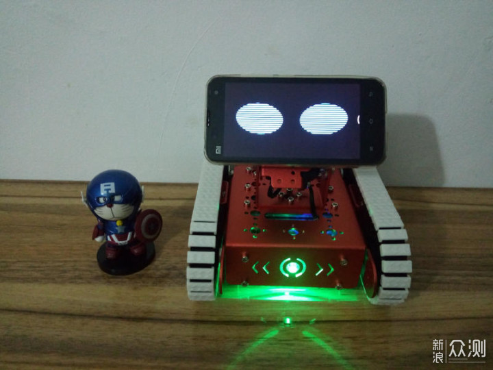 陪伴孩子的小伙伴，IronBot Chap教育机器人_新浪众测