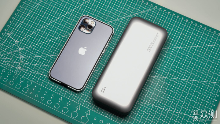 地表最强充电宝体验，小伙用着都震惊了_新浪众测