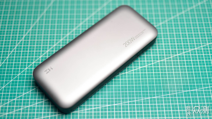 地表最强充电宝体验，小伙用着都震惊了_新浪众测
