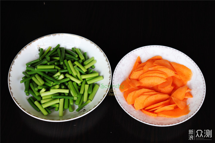 年夜饭里的家常菜，蒜薹炒牛肉牛气冲天寓意好_新浪众测