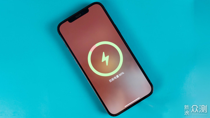iPhone12用户首选 iWALK甲壳虫磁吸无线充体验_新浪众测