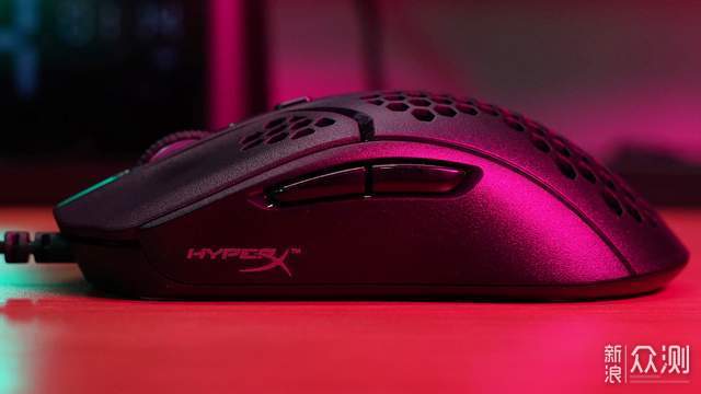 新春减重，轻量化的HyperX 旋火鼠标入手分享_新浪众测