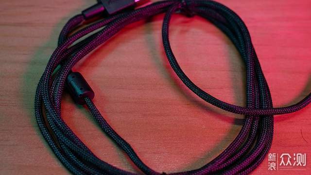 新春减重，轻量化的HyperX 旋火鼠标入手分享_新浪众测