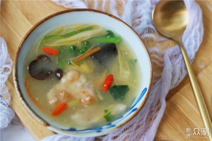 分享河南风味肉片汤的做法，酸辣爽口一碗上头_新浪众测