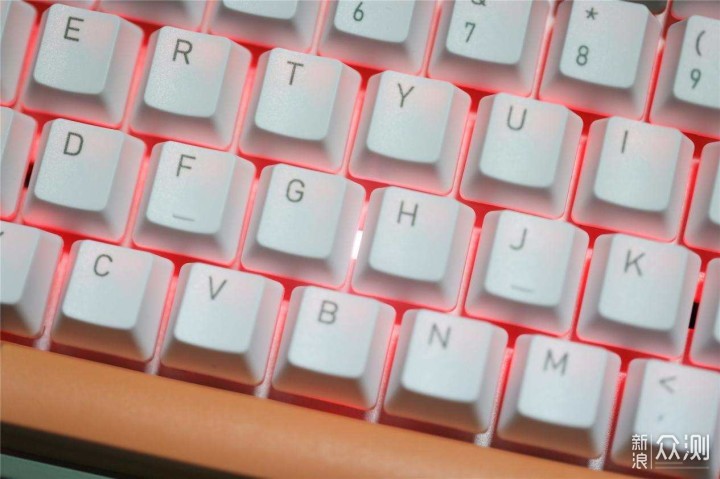 机械键盘也具备颜值，IQUNIX：不再是男生专属_新浪众测