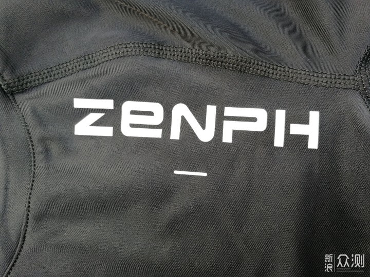 智能穿戴的“穿”，ZENPH早风智能运动衣_新浪众测