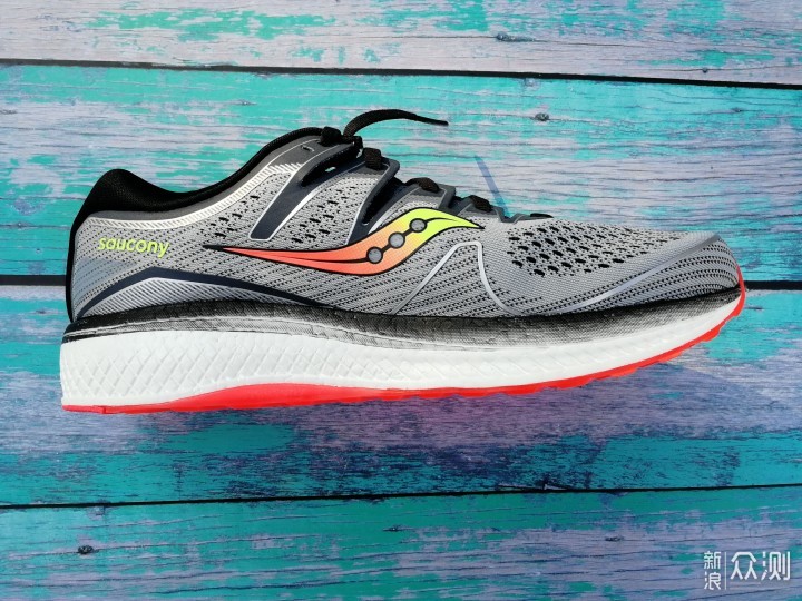 Saucony索康尼 Triumph iSO 5 跑鞋测评_新浪众测