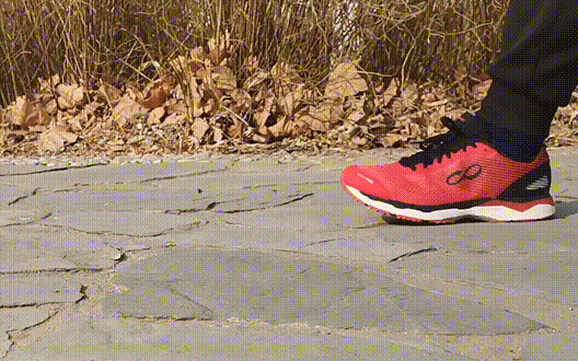 自带“弹簧”的专业跑鞋，咕咚21k跑鞋测评_新浪众测