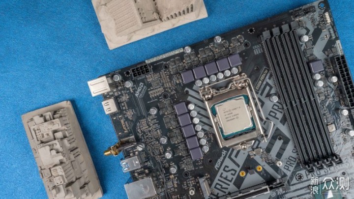 美品 i5 11400fとASRock B560M PRO4と白虎弐-