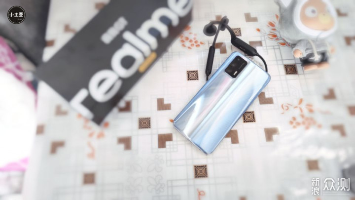 realme GT开箱评测:不负GT之名做真“射门员”_新浪众测