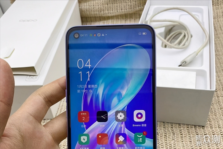 oppo a72意外走紅,輕薄機身 90hz,價格親民_新浪眾測