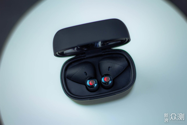 极具性价比的TWS蓝牙耳机，JBU J5，无线充电_新浪众测