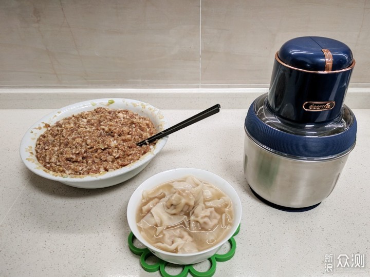 德尔玛绞肉机，绞肉+剥蒜+蛋打，6秒做到信不_新浪众测