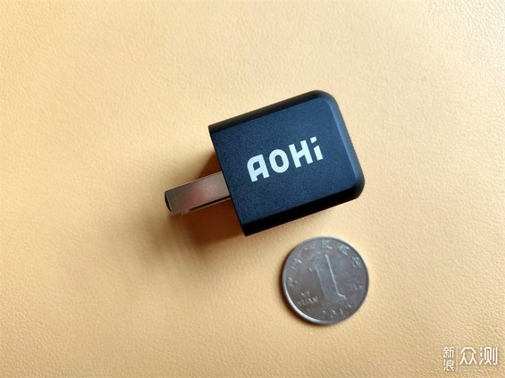 精致身材，强大能量-AOHI30w微型大功率充电器_新浪众测