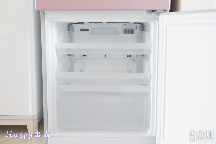 超薄冰箱小户型的最佳选择，松下NR-EC26MPA-P_新浪众测