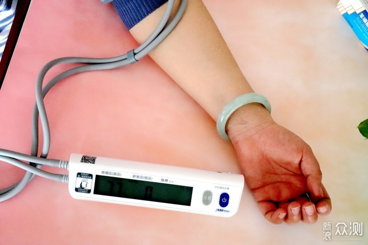 一款可以语音播报的血压计，用过的老人都说好_新浪众测