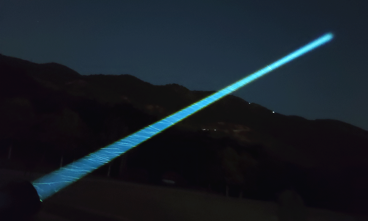 无尽的夜空、笔直的光：JETBeam激光手电M1X_新浪众测