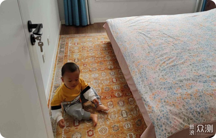 有小孩可以铺地毯吗？可机洗雁舍地毯完美体验_新浪众测