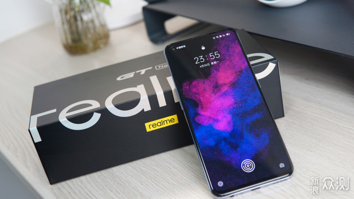 realme GT Neo，12+256G的两千档手机？没看错_新浪众测