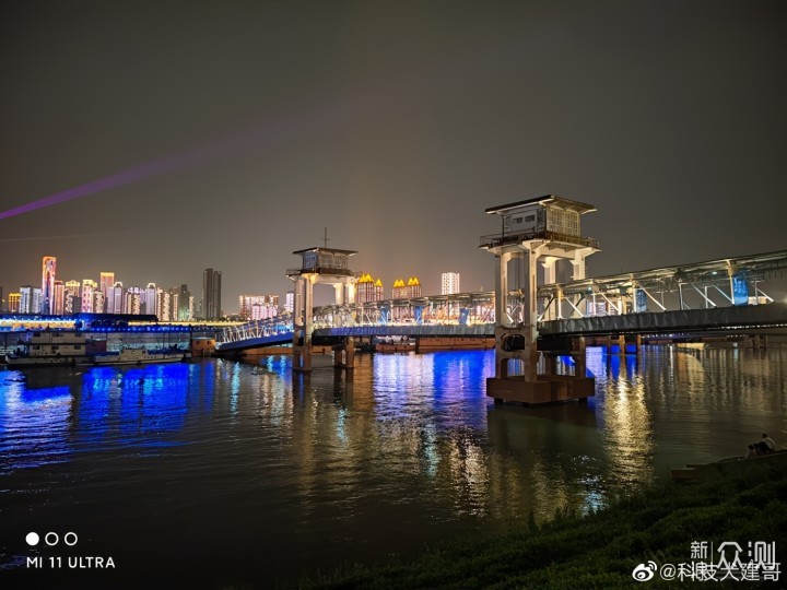 小米11 Ultra夜景拍摄实测：夜游武汉江滩_新浪众测