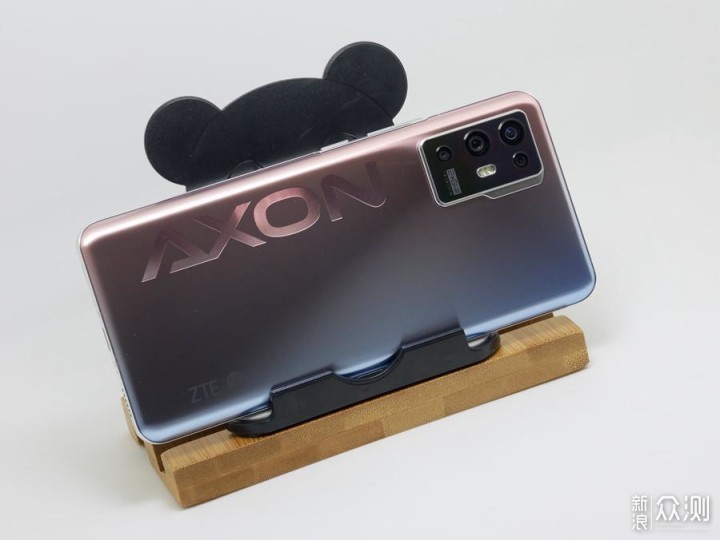 中兴Axon 30 Pro手机评测：高刷影像有意外！_新浪众测