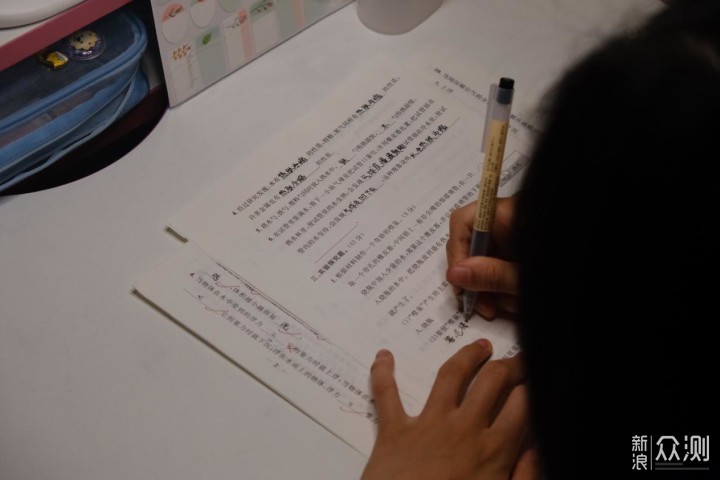 爱德华医生【专科级】儿童写字护眼灯使用体验_新浪众测