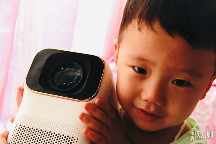 千元投影机皇小明 Q1 迷你投影仪体验_新浪众测