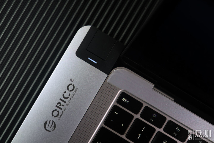 专属设计 贴心使用的一款MacBook多功能扩展坞_新浪众测