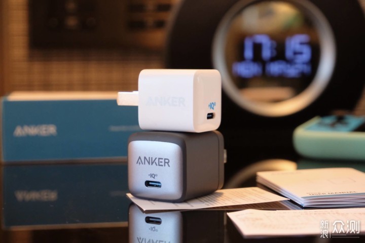 2021氮化镓充电器如何选择？Anker 65W超能充_新浪众测