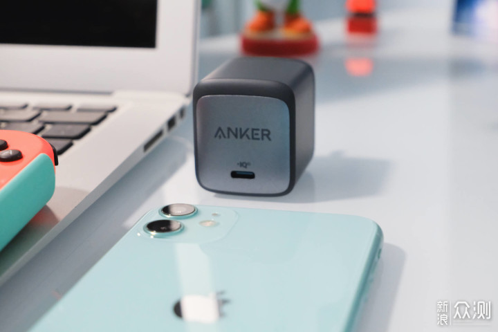 2021氮化镓充电器如何选择？Anker 65W超能充_新浪众测