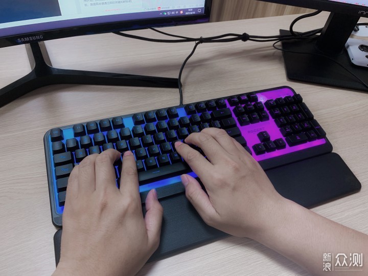 桌面上最靓的键盘——冰豹梅格有线键盘_新浪众测