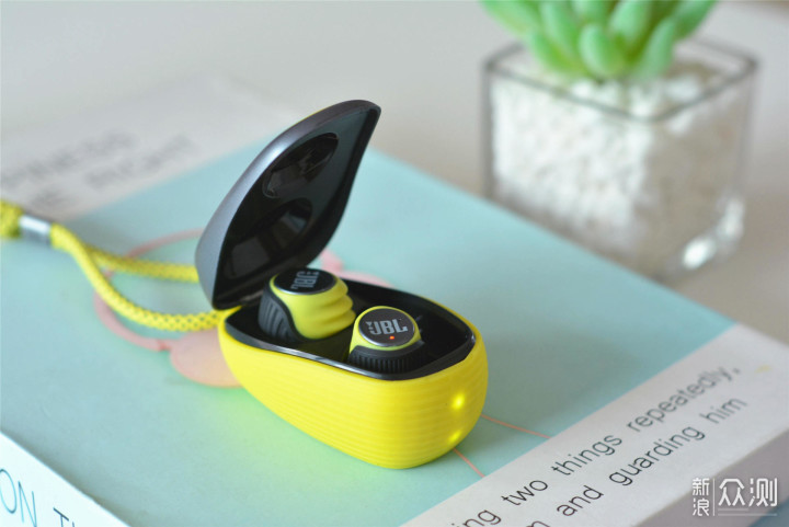 游泳能佩戴的耳机，JBL X600TWS评测_新浪众测
