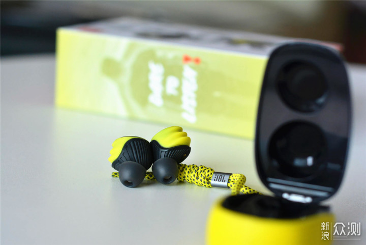 游泳能佩戴的耳机，JBL X600TWS评测_新浪众测