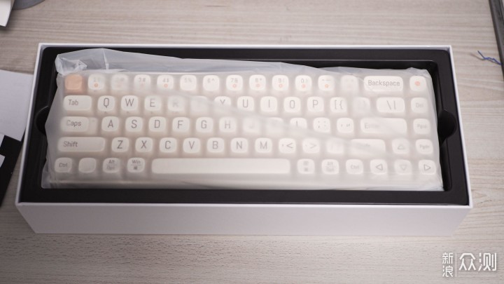 可在线DIY的高颜值机械键盘，洛斐小翘初体验_新浪众测
