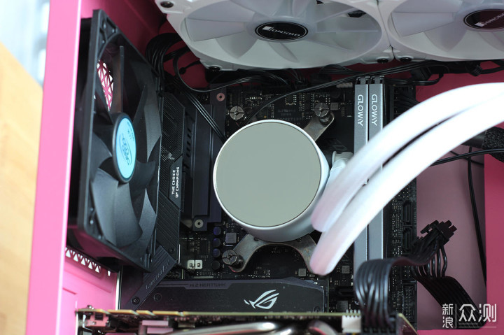 少女系搭配，粉色机箱+乔思伯白色光影240水冷_新浪众测