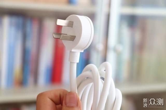 这是一把会微笑的插座！aigo延长线插座体验_新浪众测