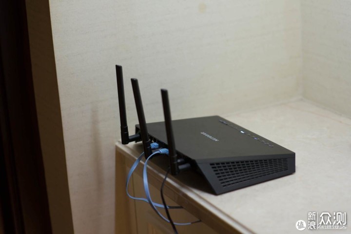 2021年顶级WiFi6路由器之间的PK是什么样的？_新浪众测