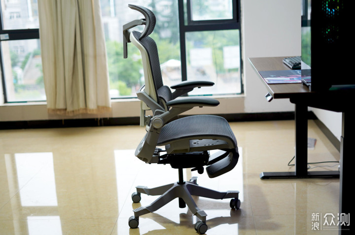 爆款网易严选3D悬挂工学椅带来全局自适应调节_新浪众测