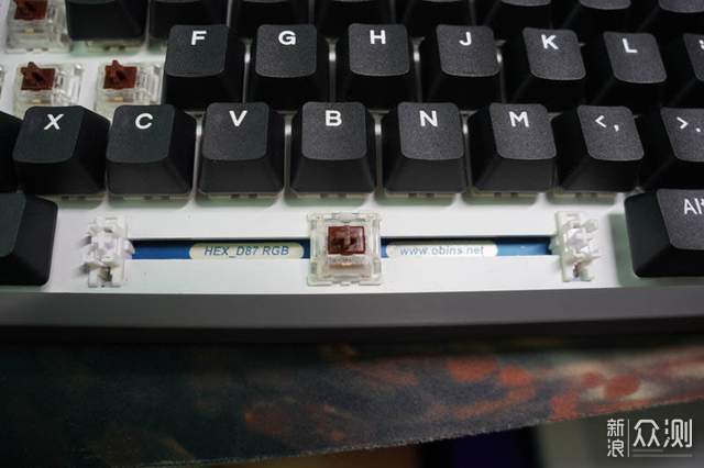 精巧与简洁：HEXCORE D87 RGB机械键盘评测_新浪众测