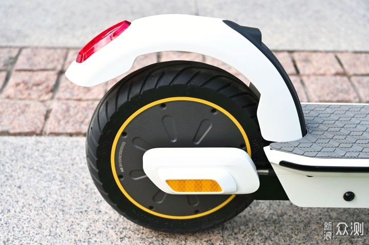 探梦者智能电动滑板车L1 Max，通勤的好工具_新浪众测